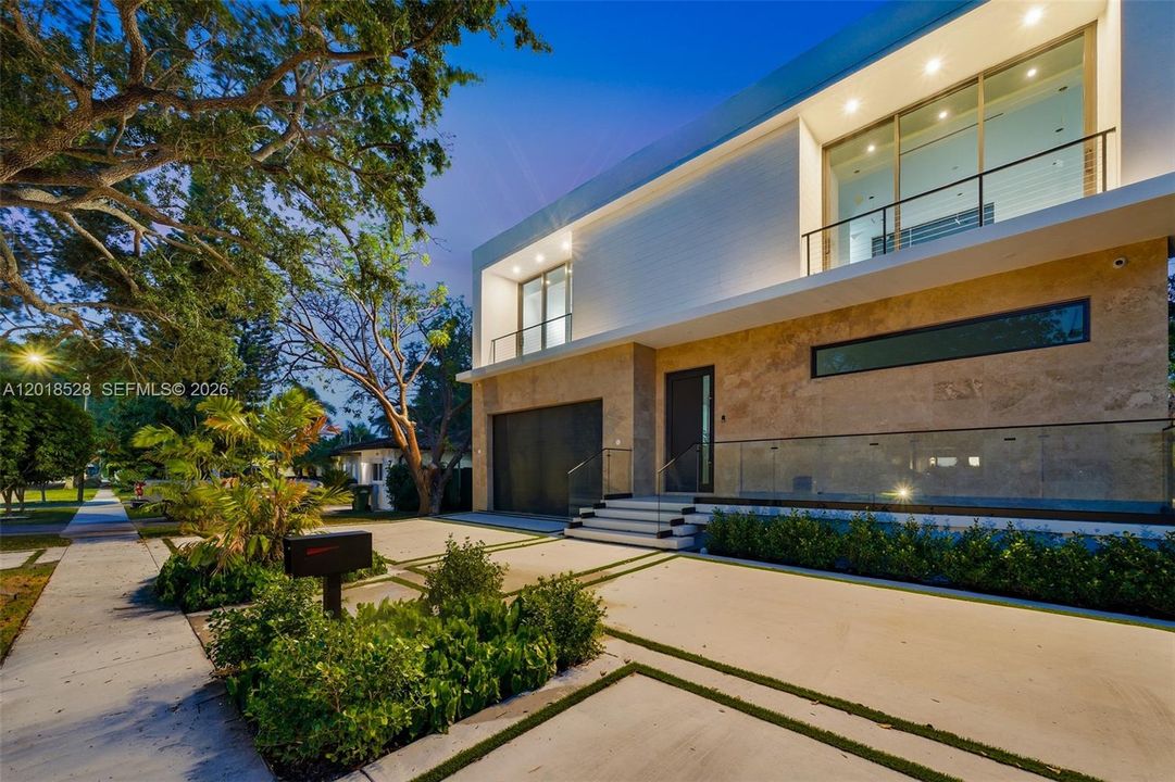 For Sale: $4,495,000 (5 beds, 4 baths, 4300 Square Feet)