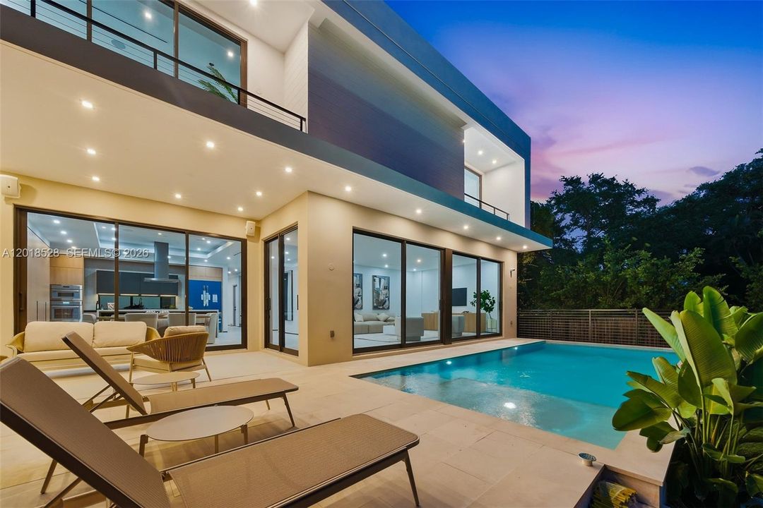 For Sale: $4,495,000 (5 beds, 4 baths, 4300 Square Feet)