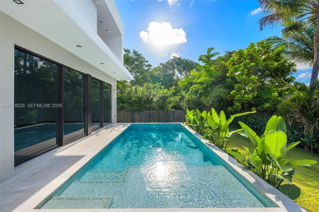 For Sale: $4,495,000 (5 beds, 4 baths, 4300 Square Feet)