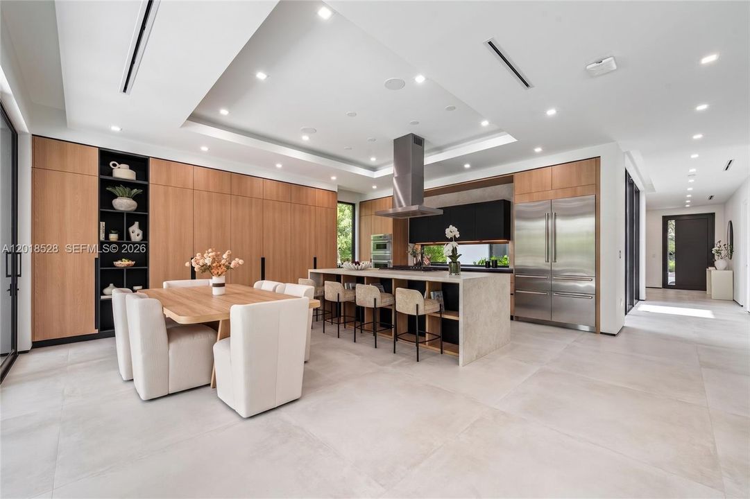 For Sale: $4,495,000 (5 beds, 4 baths, 4300 Square Feet)