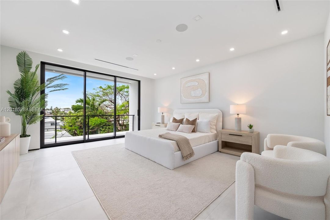 For Sale: $4,495,000 (5 beds, 4 baths, 4300 Square Feet)