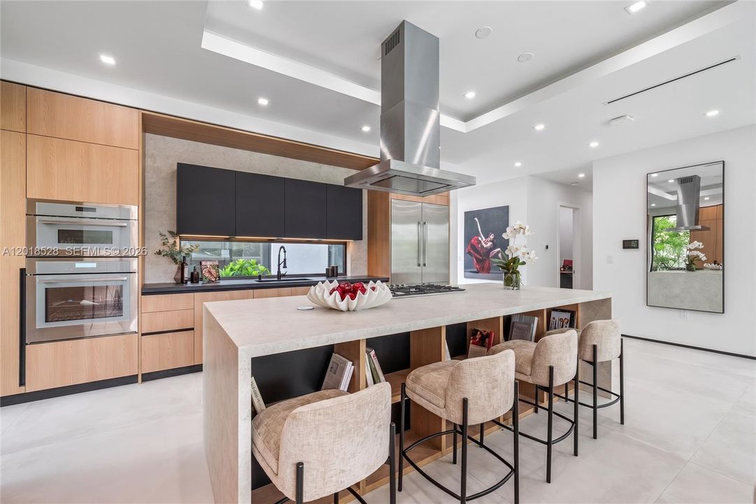For Sale: $4,495,000 (5 beds, 4 baths, 4300 Square Feet)