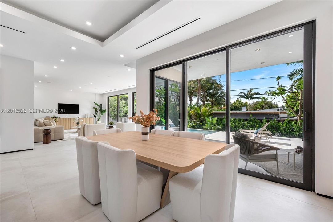 For Sale: $4,495,000 (5 beds, 4 baths, 4300 Square Feet)