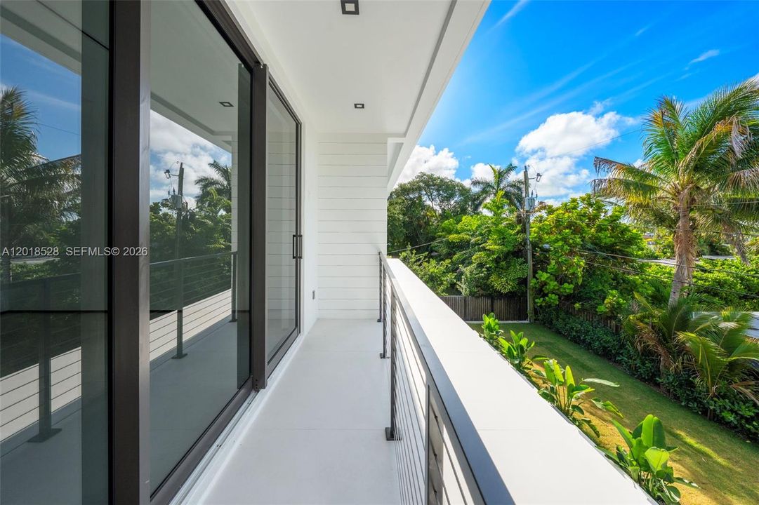For Sale: $4,495,000 (5 beds, 4 baths, 4300 Square Feet)