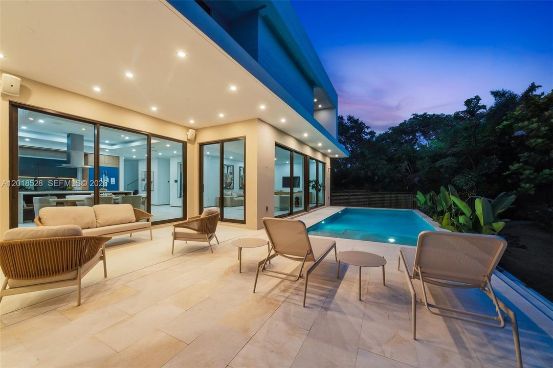 For Sale: $4,495,000 (5 beds, 4 baths, 4300 Square Feet)