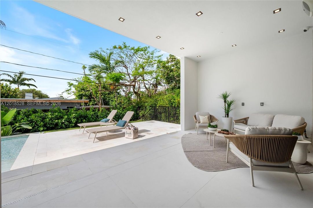 For Sale: $4,495,000 (5 beds, 4 baths, 4300 Square Feet)