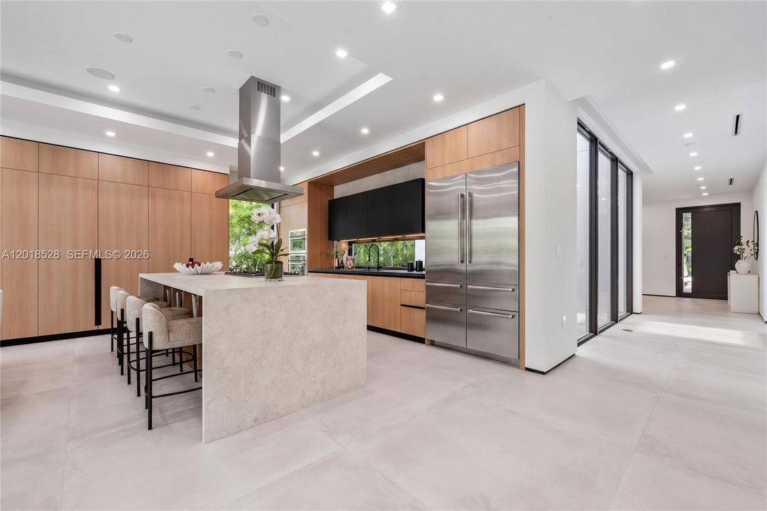 For Sale: $4,495,000 (5 beds, 4 baths, 4300 Square Feet)