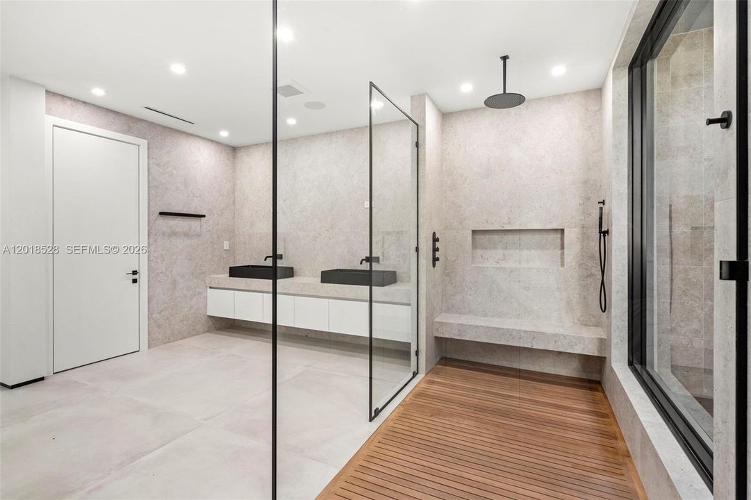 For Sale: $4,495,000 (5 beds, 4 baths, 4300 Square Feet)