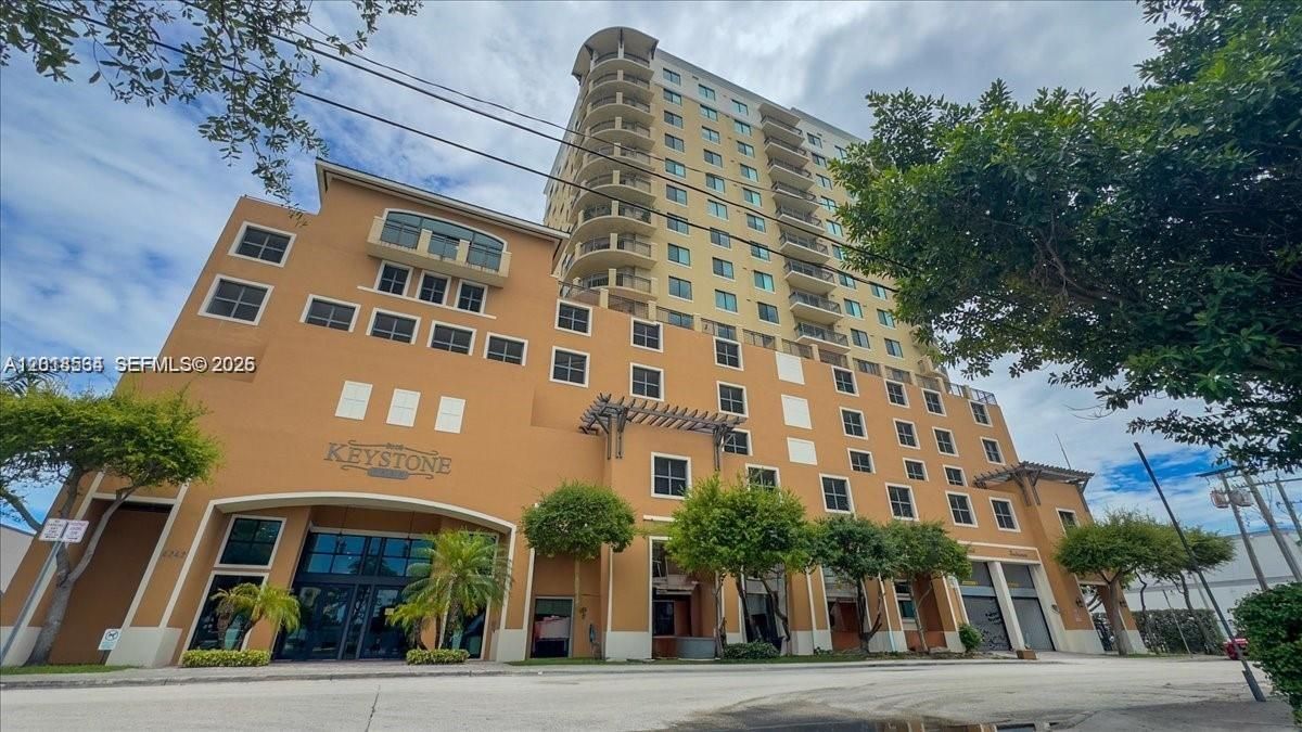 Activo con contrato: $440,000 (2 camas, 2 baños, 1125 Pies cuadrados)