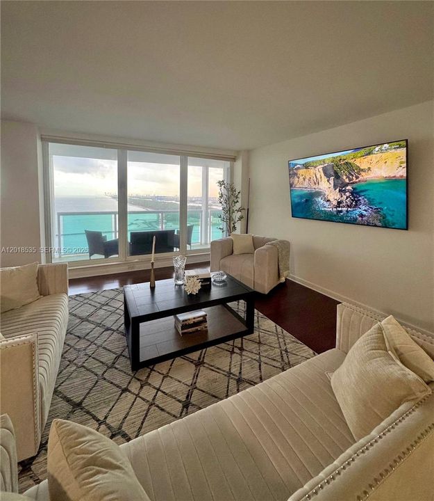 For Sale: $1,150,000 (2 beds, 2 baths, 1880 Square Feet)