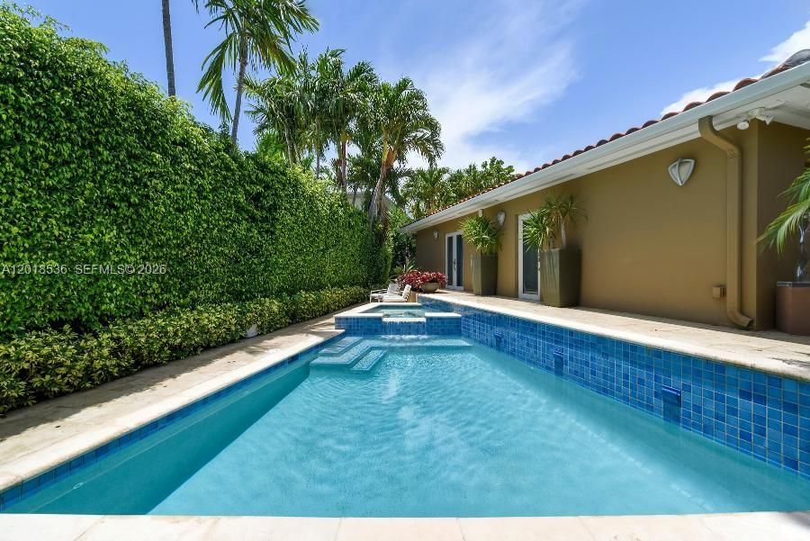 Active With Contract: $2,950,000 (3 beds, 2 baths, 2005 Square Feet)