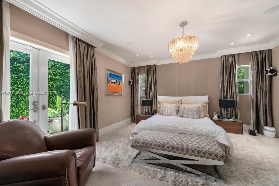 Active With Contract: $2,950,000 (3 beds, 2 baths, 2005 Square Feet)