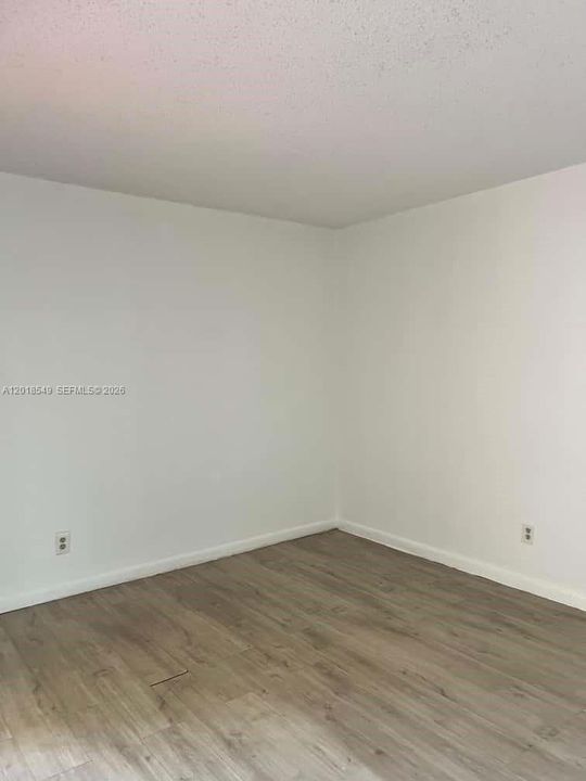 For Sale: $218,000 (2 beds, 2 baths, 820 Square Feet)