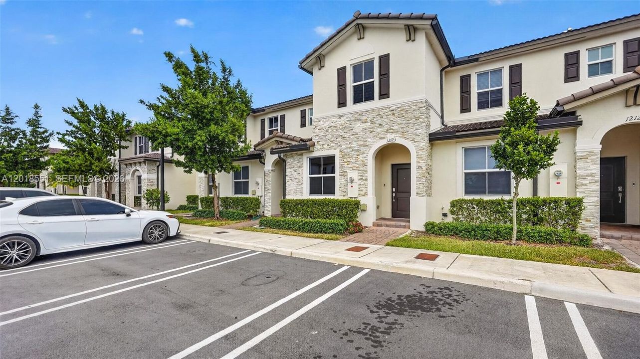 For Sale: $475,000 (3 beds, 2 baths, 1545 Square Feet)