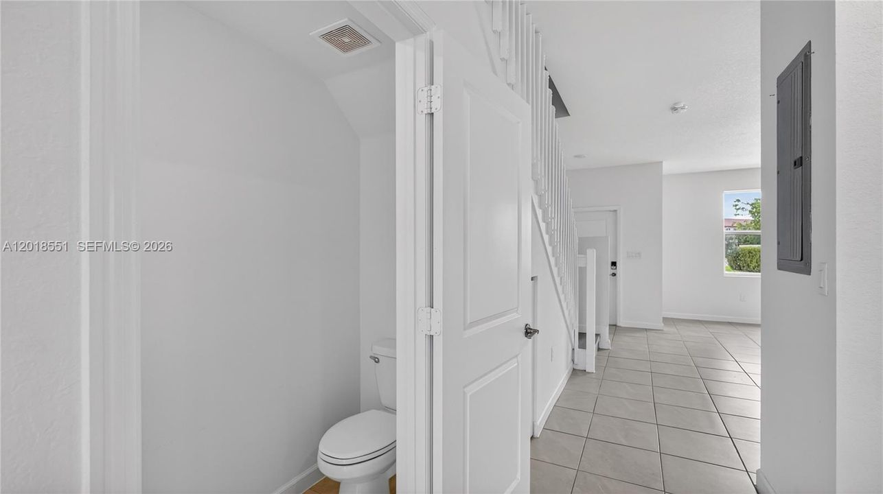 For Sale: $475,000 (3 beds, 2 baths, 1545 Square Feet)