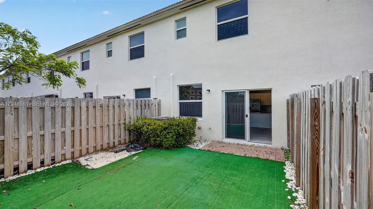 For Sale: $475,000 (3 beds, 2 baths, 1545 Square Feet)