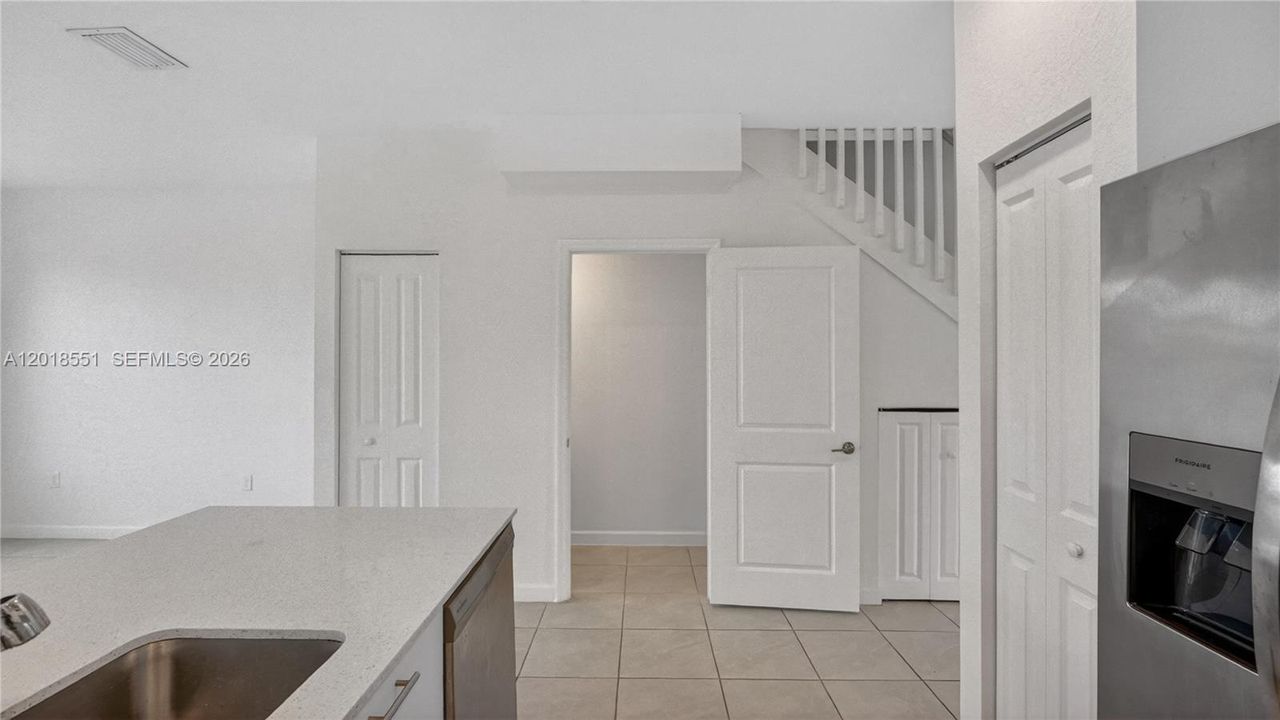 For Sale: $475,000 (3 beds, 2 baths, 1545 Square Feet)