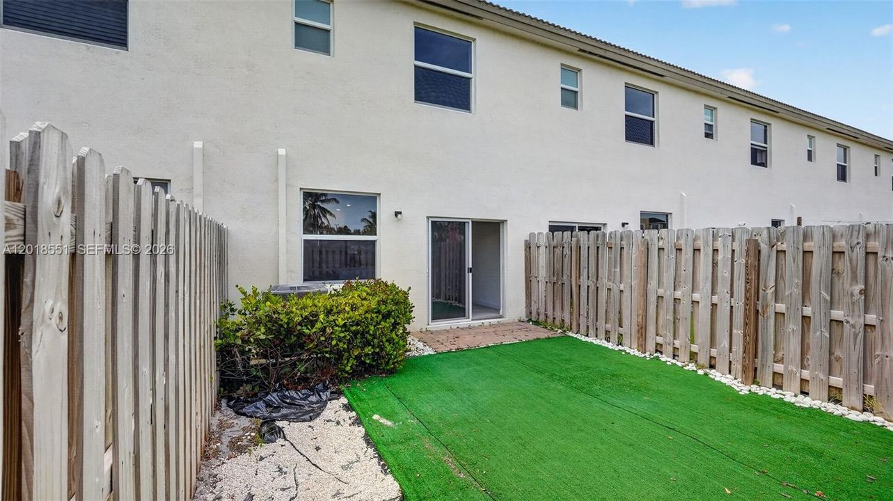 For Sale: $475,000 (3 beds, 2 baths, 1545 Square Feet)