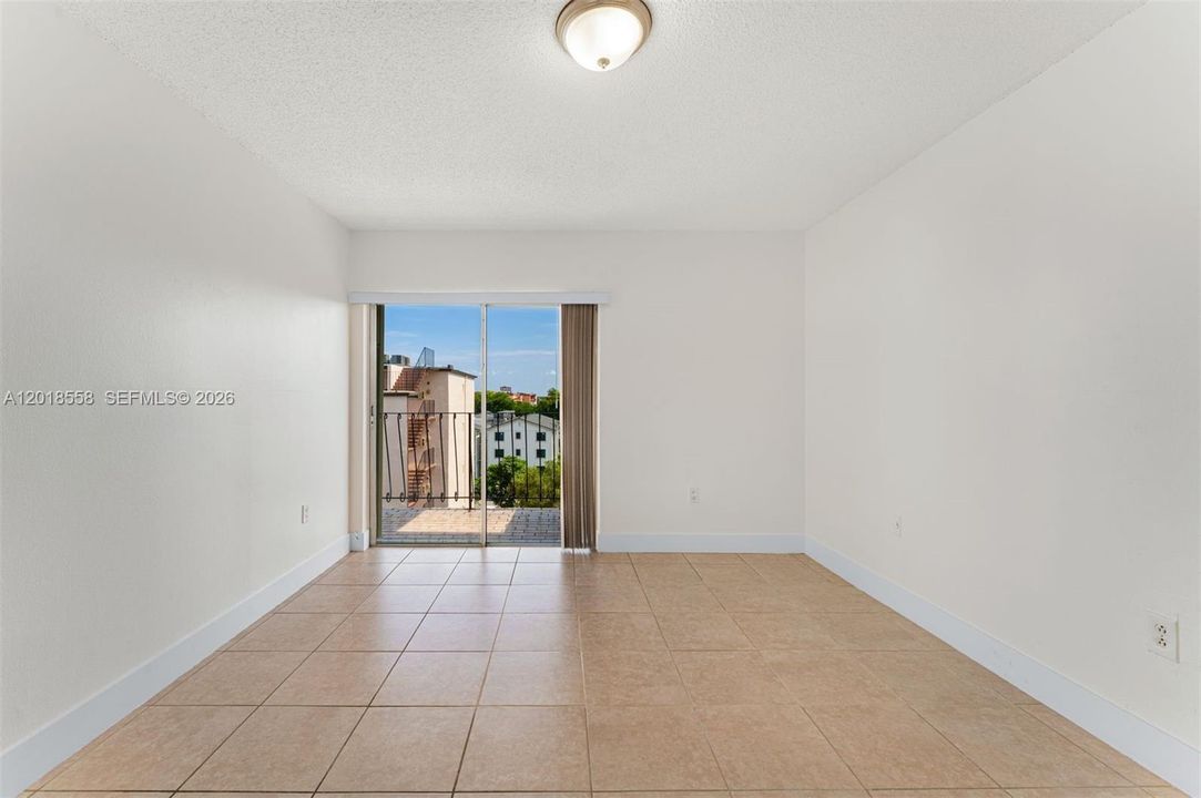 For Sale: $260,000 (2 beds, 2 baths, 1080 Square Feet)