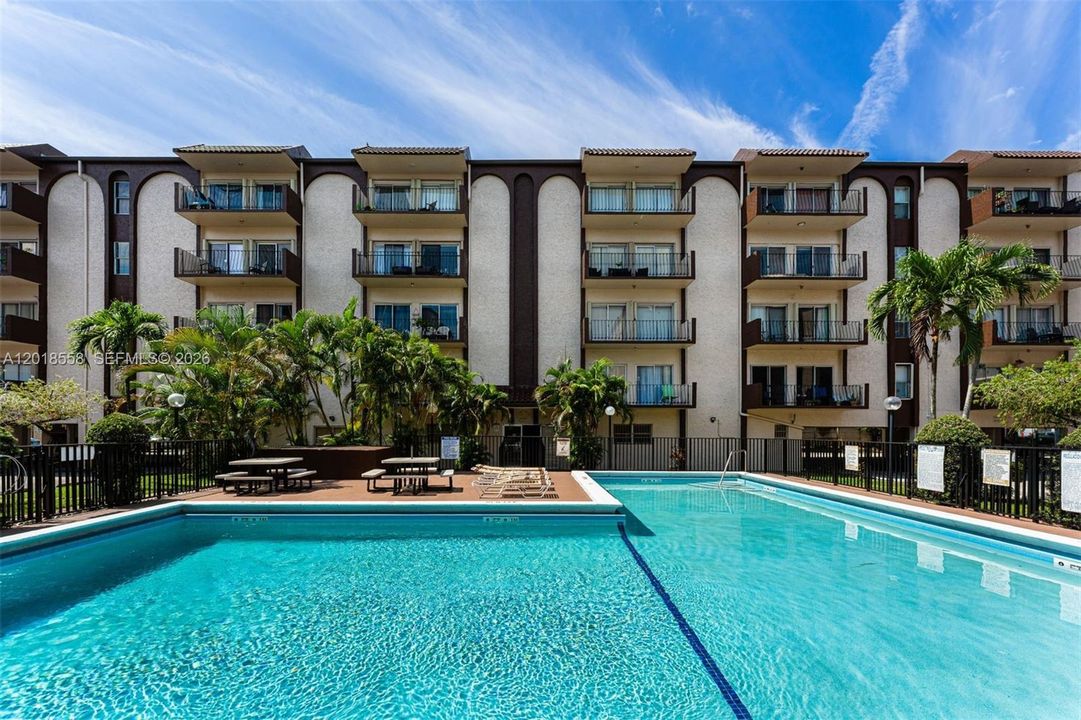 For Sale: $260,000 (2 beds, 2 baths, 1080 Square Feet)