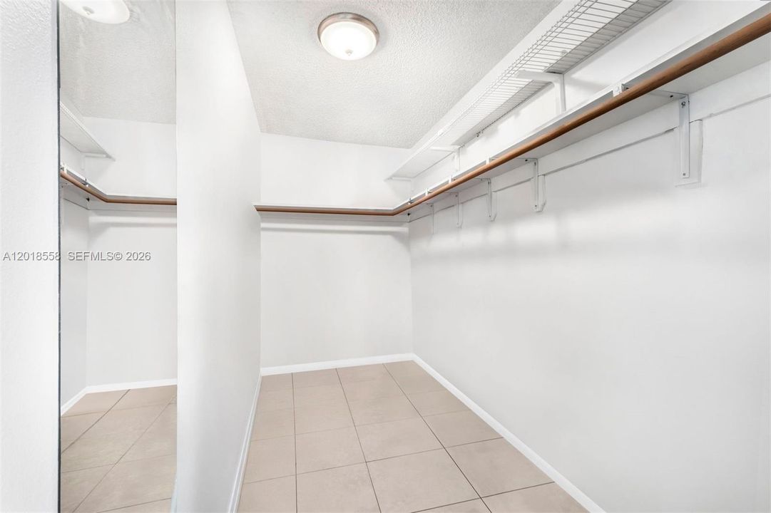For Sale: $260,000 (2 beds, 2 baths, 1080 Square Feet)
