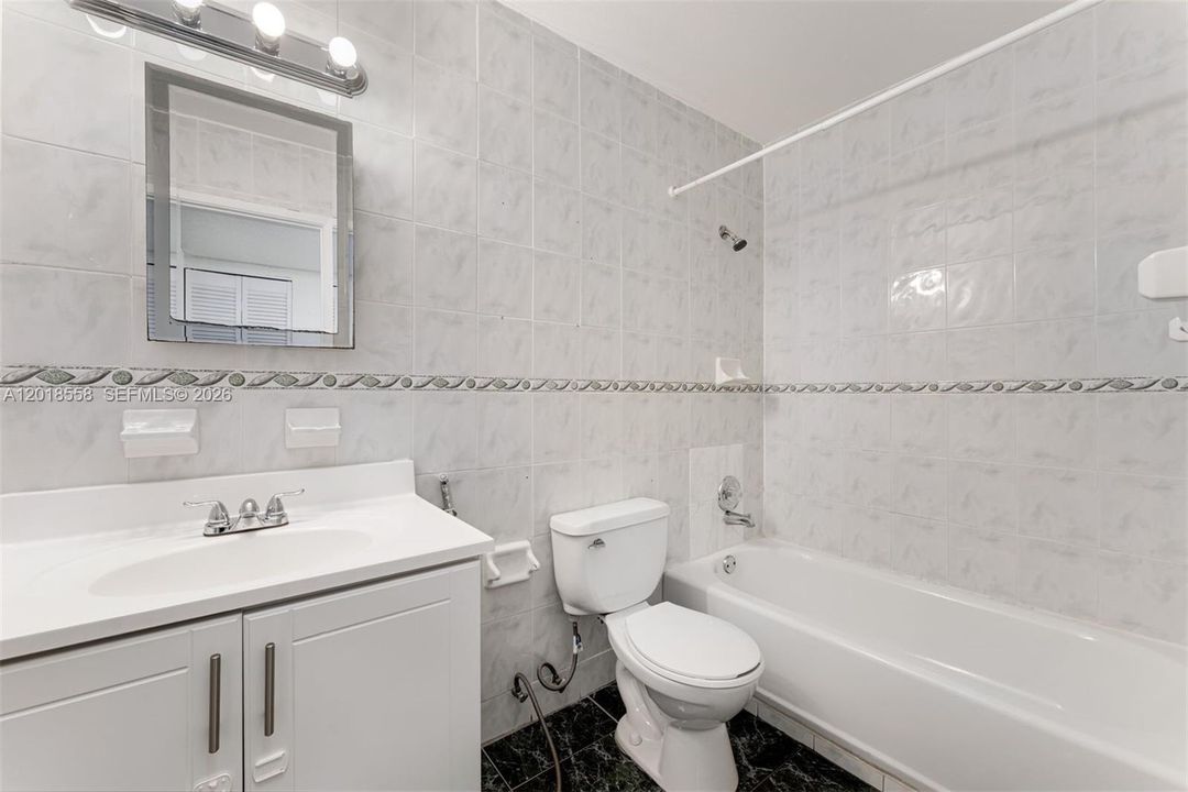 For Sale: $260,000 (2 beds, 2 baths, 1080 Square Feet)