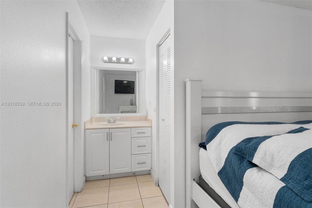 En Venta: $260,000 (2 camas, 2 baños, 1080 Pies cuadrados)