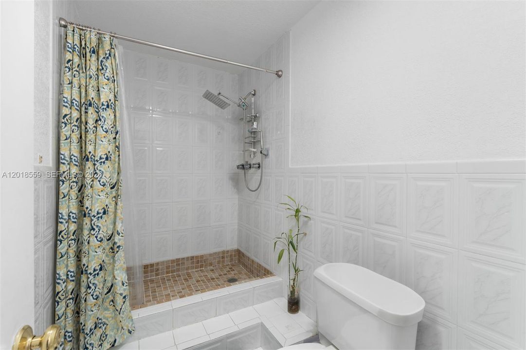 En Venta: $260,000 (2 camas, 2 baños, 1080 Pies cuadrados)