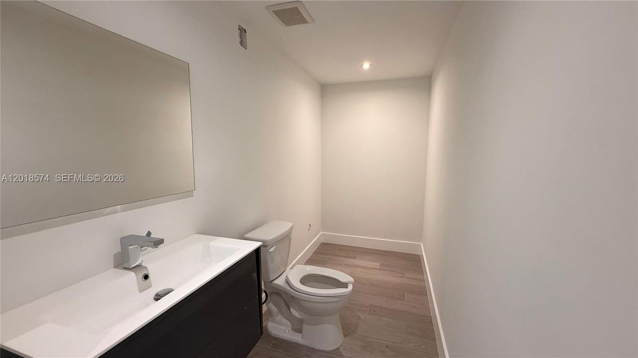 В аренду: $5,399 (0 спален, 0 ванн, 0 Квадратных фут)