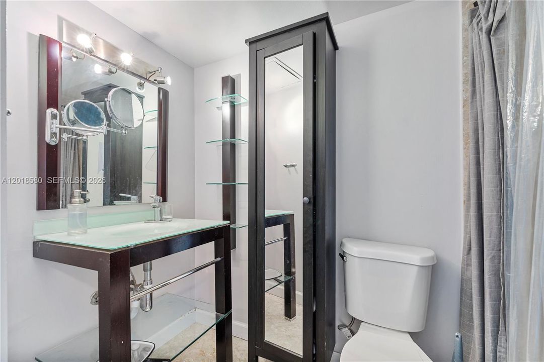 Activo con contrato: $2,300 (2 camas, 2 baños, 1605 Pies cuadrados)