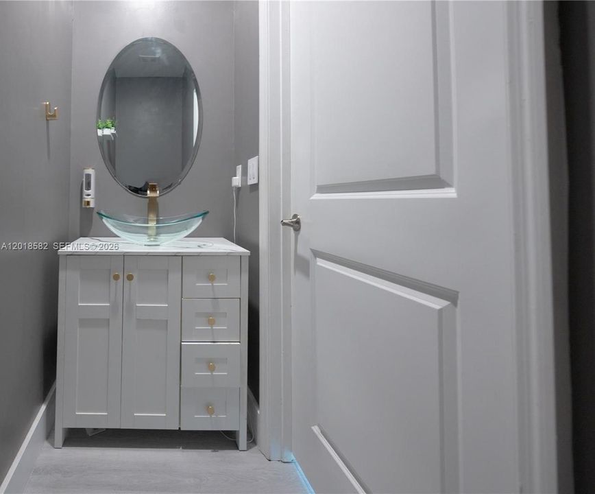 Под контрактом: $399,000 (4 спален, 2 ванн, 1827 Квадратных фут)
