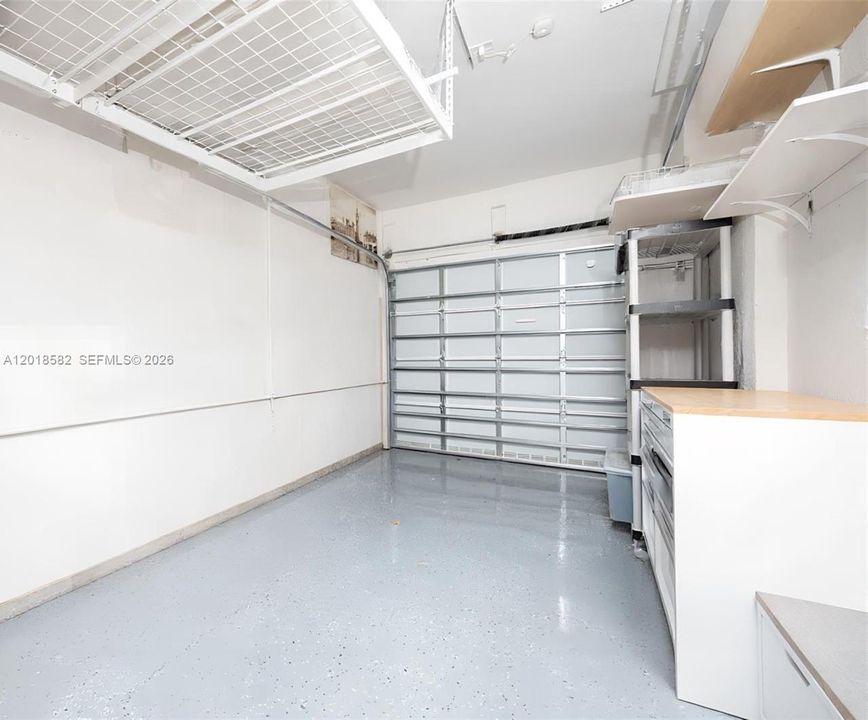 Под контрактом: $399,000 (4 спален, 2 ванн, 1827 Квадратных фут)
