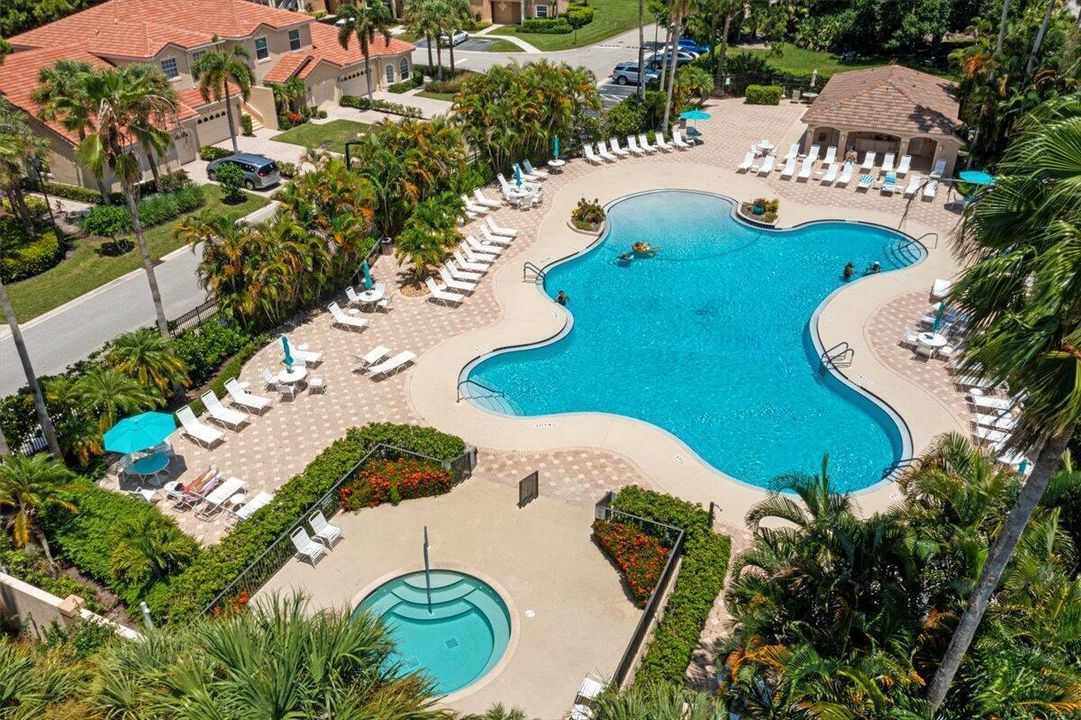 Castle Pines Pool & hot tub