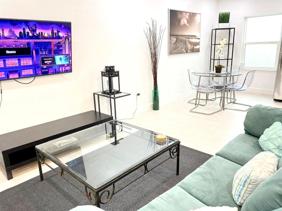 632- Living/Dining Area