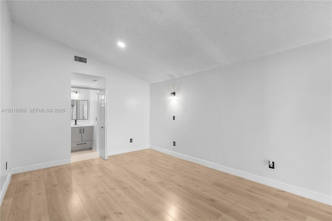 For Sale: $460,000 (3 beds, 2 baths, 1470 Square Feet)
