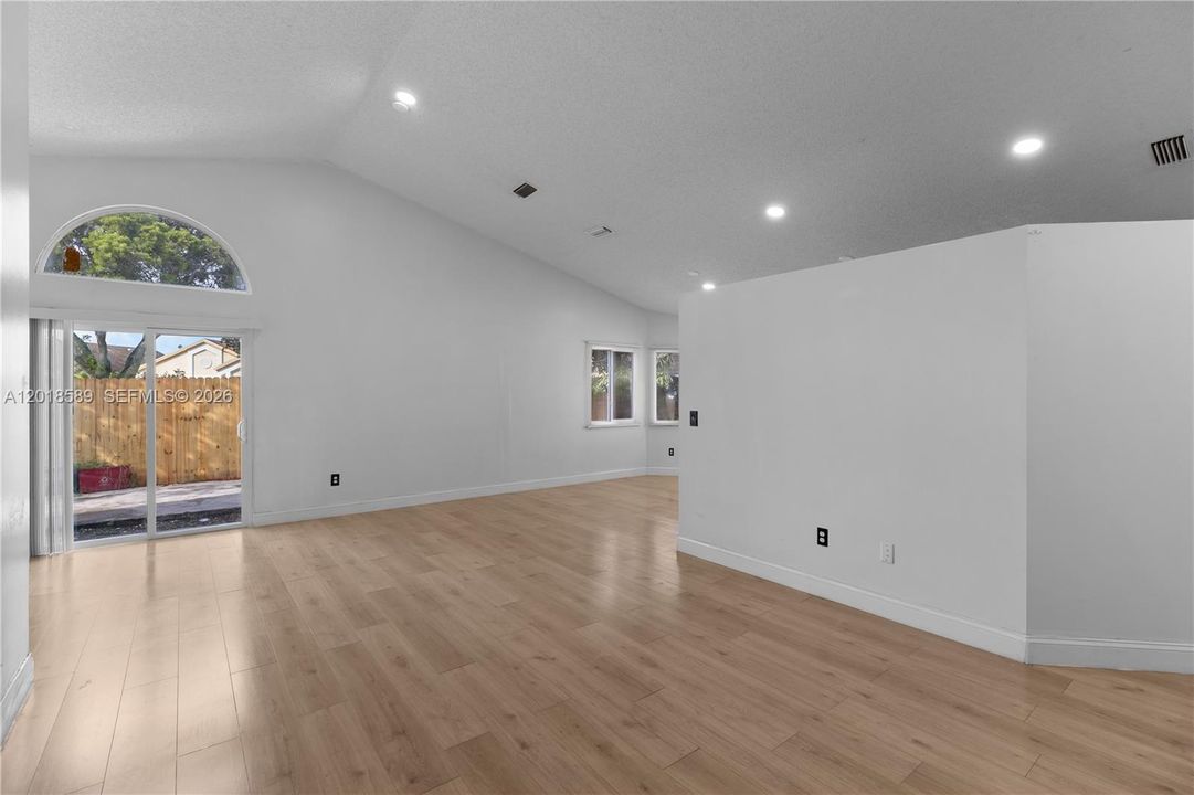 For Sale: $460,000 (3 beds, 2 baths, 1470 Square Feet)