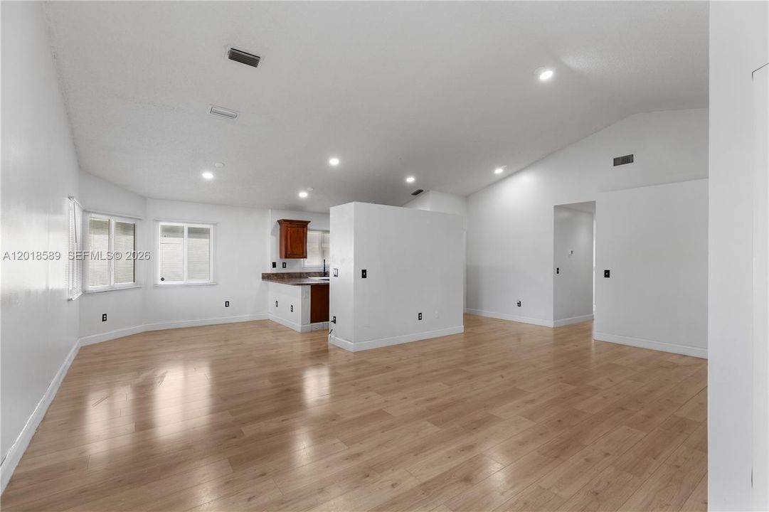 For Sale: $460,000 (3 beds, 2 baths, 1470 Square Feet)