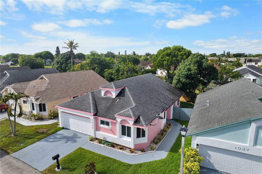 For Sale: $460,000 (3 beds, 2 baths, 1470 Square Feet)