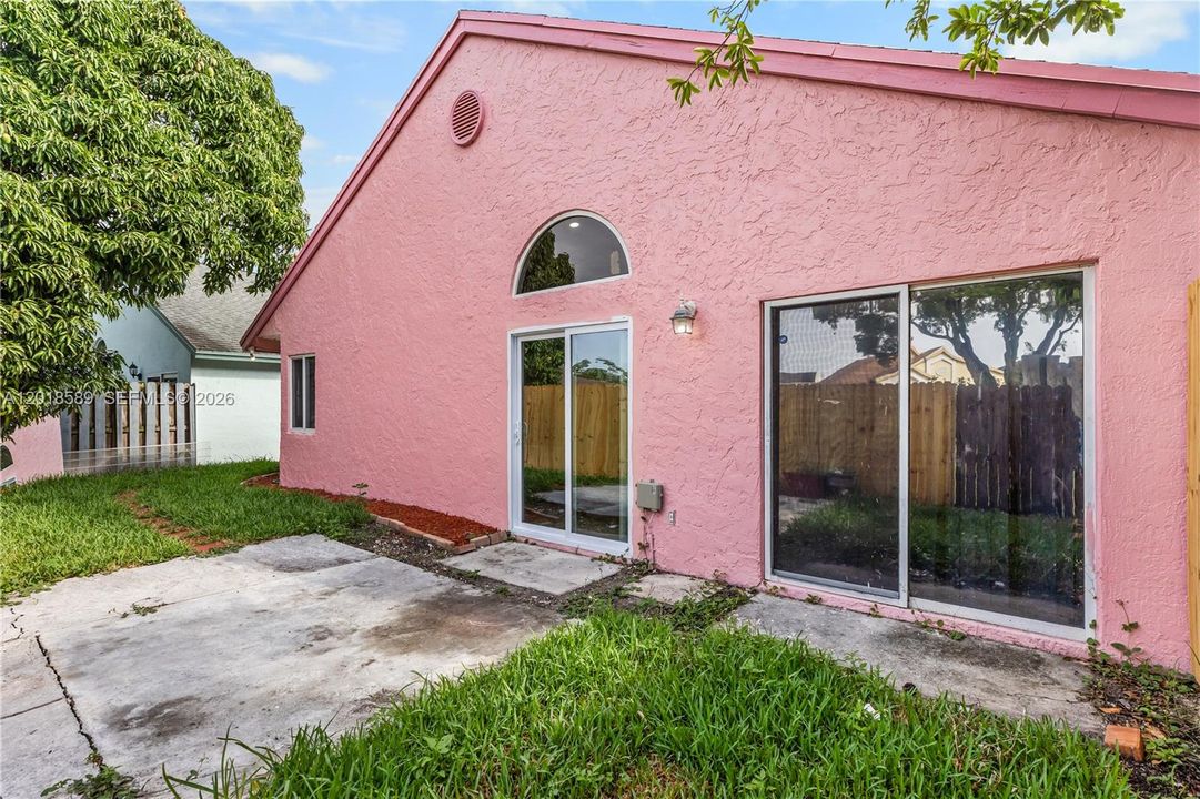 For Sale: $460,000 (3 beds, 2 baths, 1470 Square Feet)