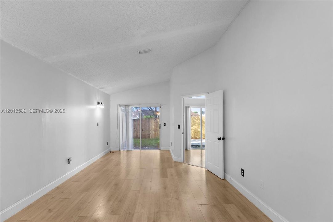 For Sale: $460,000 (3 beds, 2 baths, 1470 Square Feet)