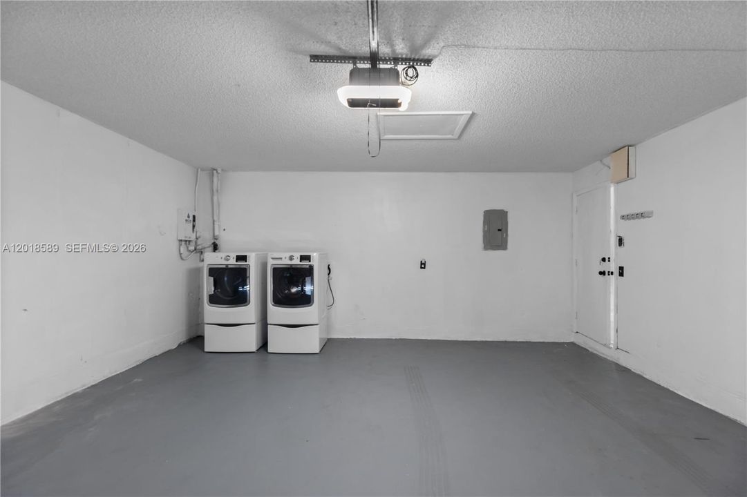 For Sale: $460,000 (3 beds, 2 baths, 1470 Square Feet)