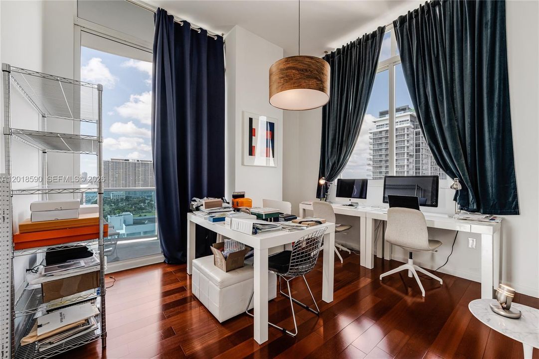For Sale: $1,150,000 (2 beds, 2 baths, 1400 Square Feet)