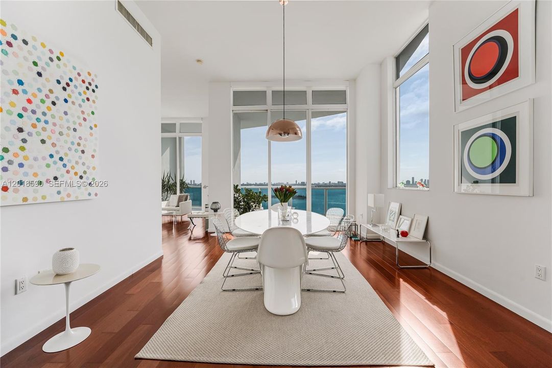 For Sale: $1,150,000 (2 beds, 2 baths, 1400 Square Feet)
