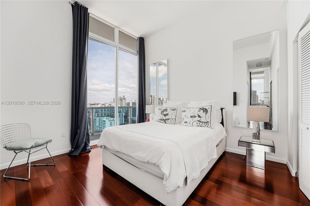For Sale: $1,150,000 (2 beds, 2 baths, 1400 Square Feet)