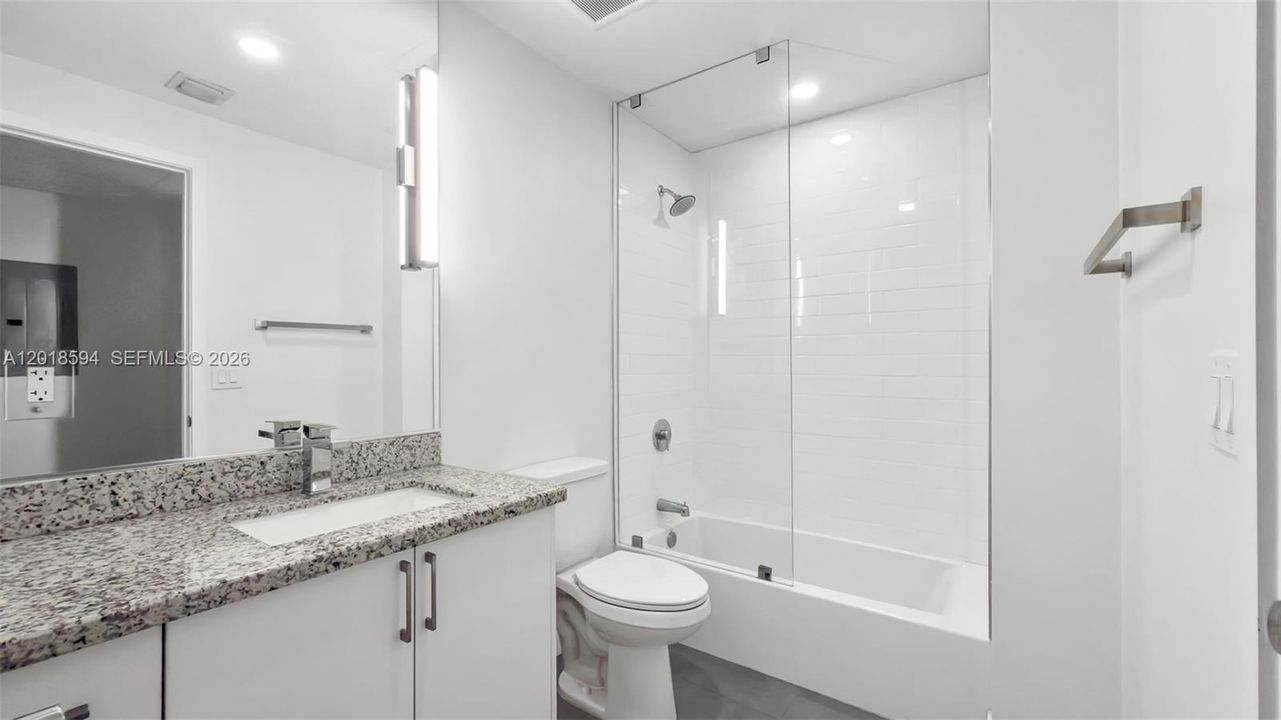 Activo con contrato: $1,600 (0 camas, 1 baños, 600 Pies cuadrados)