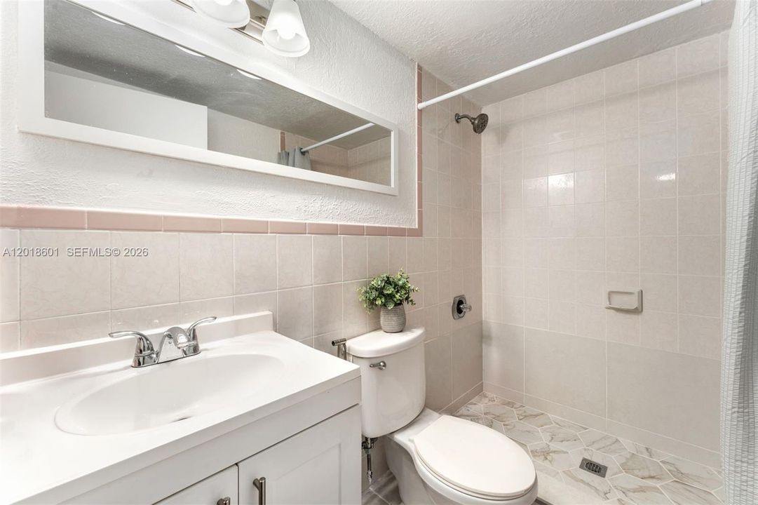 En Venta: $225,000 (2 camas, 1 baños, 696 Pies cuadrados)