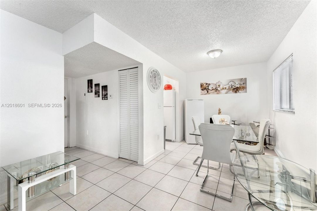 En Venta: $225,000 (2 camas, 1 baños, 696 Pies cuadrados)