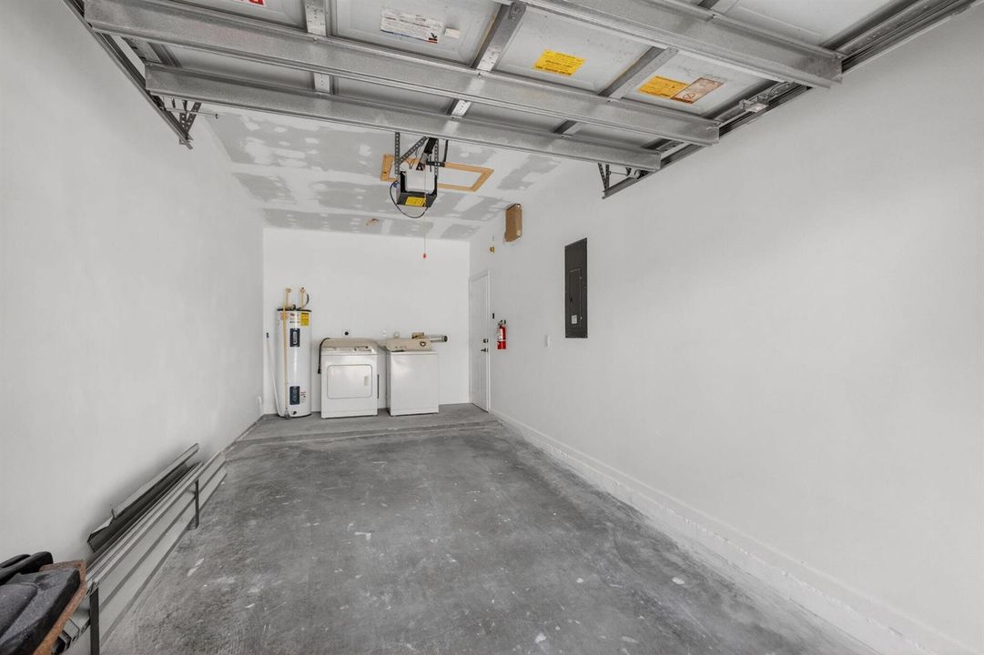 Garage / Laundry