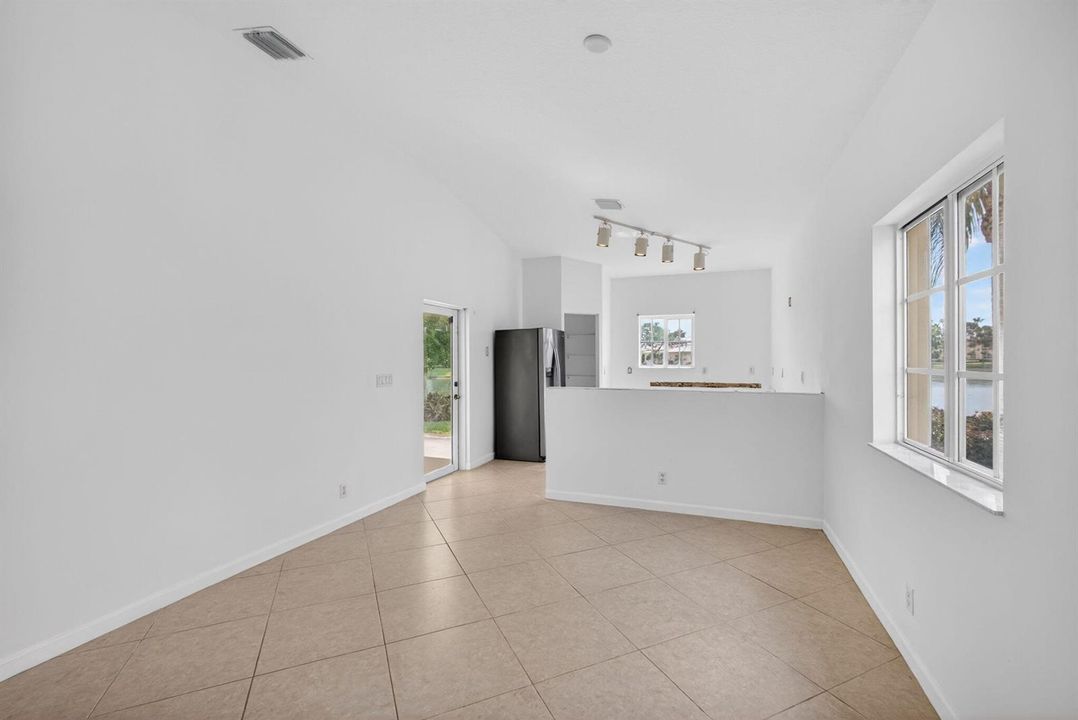 Living / Kitchen Area