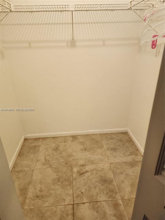 For Sale: $95,900 (2 beds, 2 baths, 880 Square Feet)